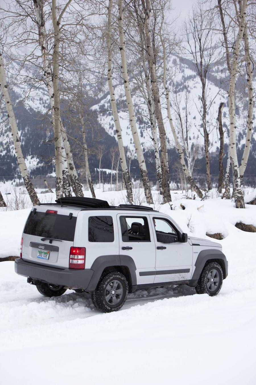  Jeep Liberty Renegade 2010 года  (фото 9 из 13)